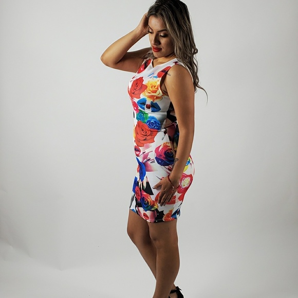 **New listing** Must have statement dress! NWOT - Picture 4 of 4